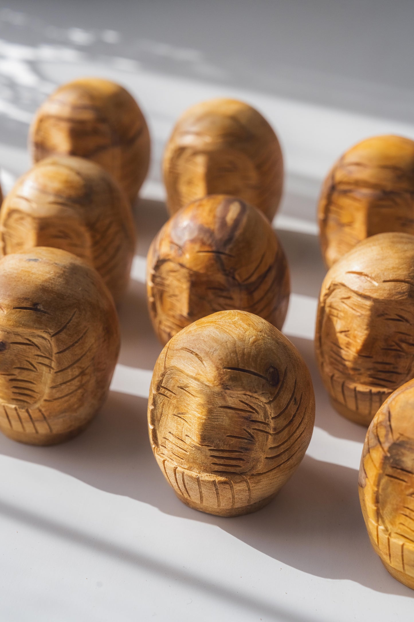 聖なる達磨 パロサント木彫りのダルマ