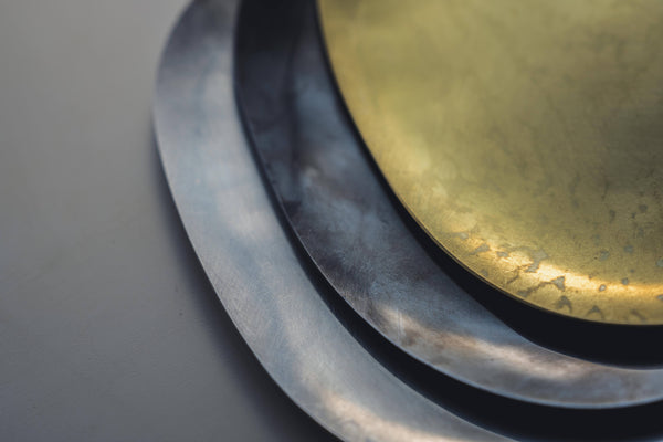 真鍮：黄金色の沈黙、あるいは文明の「肌触り」をめぐる考察