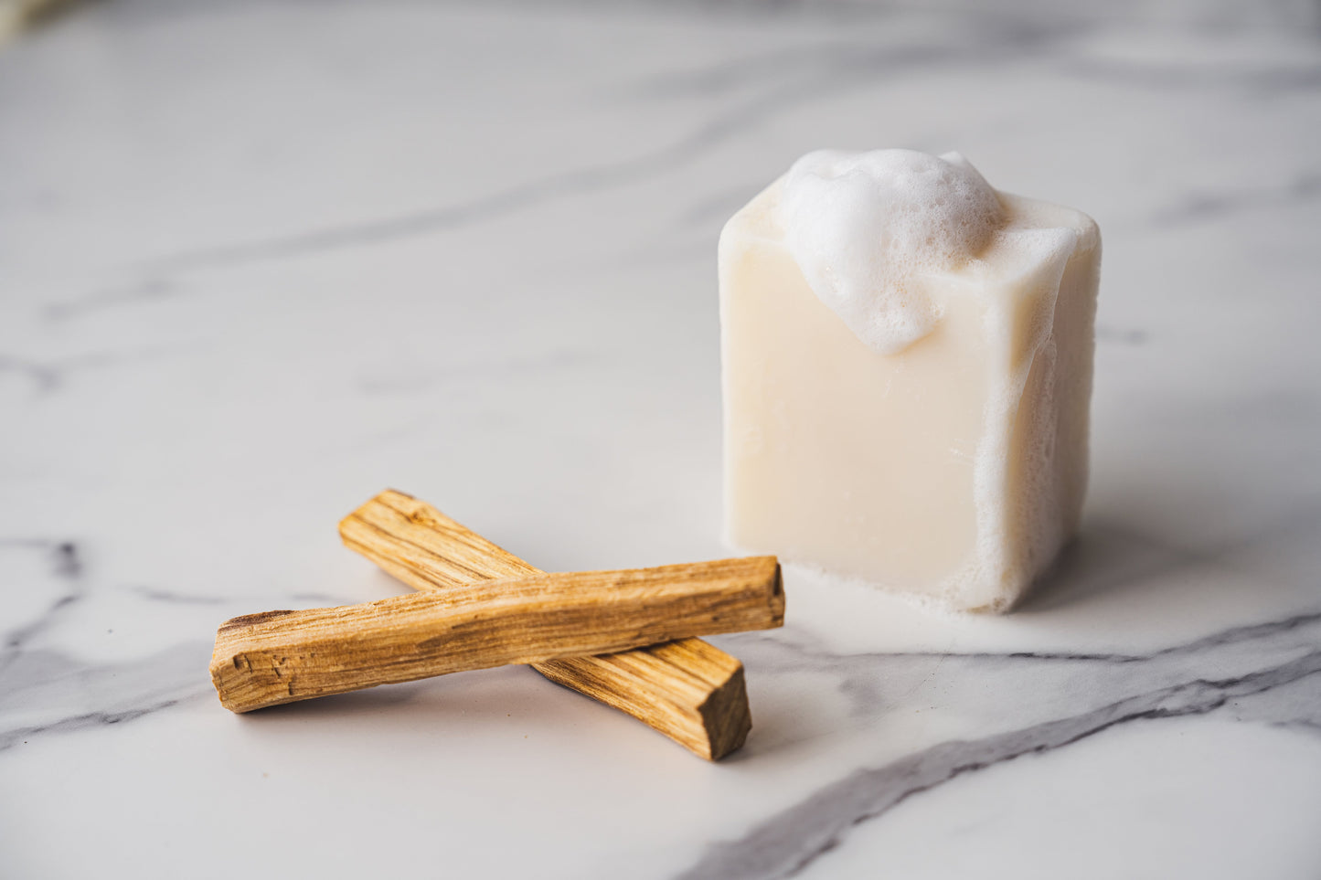 パロサント香木石鹸