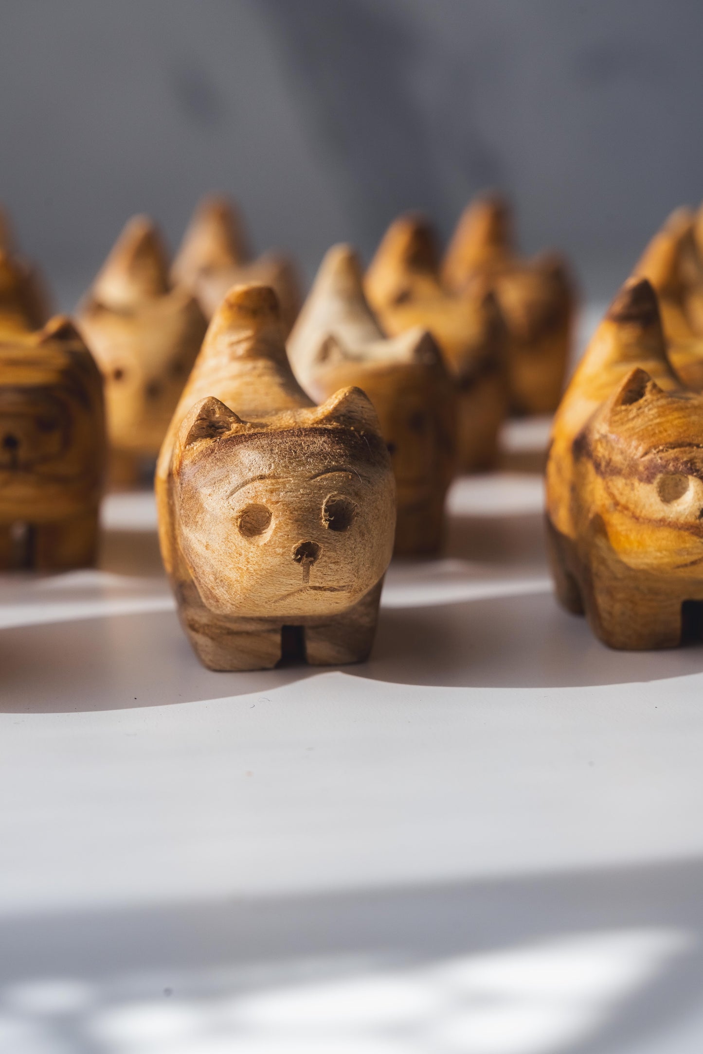 パロサンドッグ　パロサント木彫りの犬