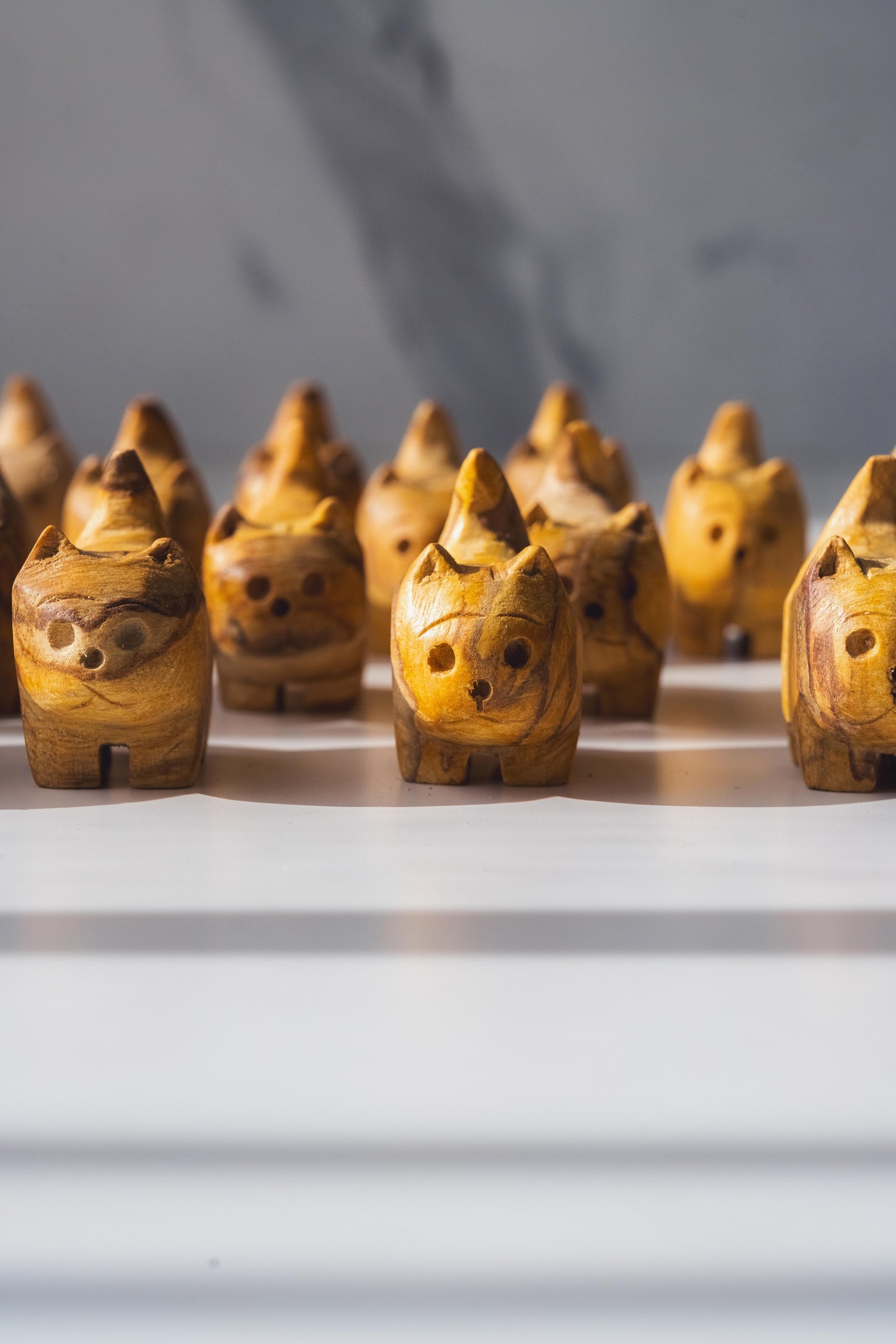 パロサンドッグ　パロサント木彫りの犬