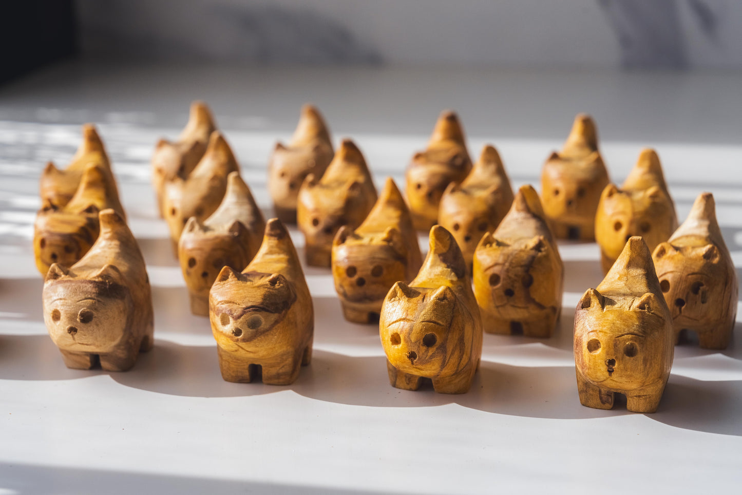 パロサンドッグ　パロサント木彫りの犬