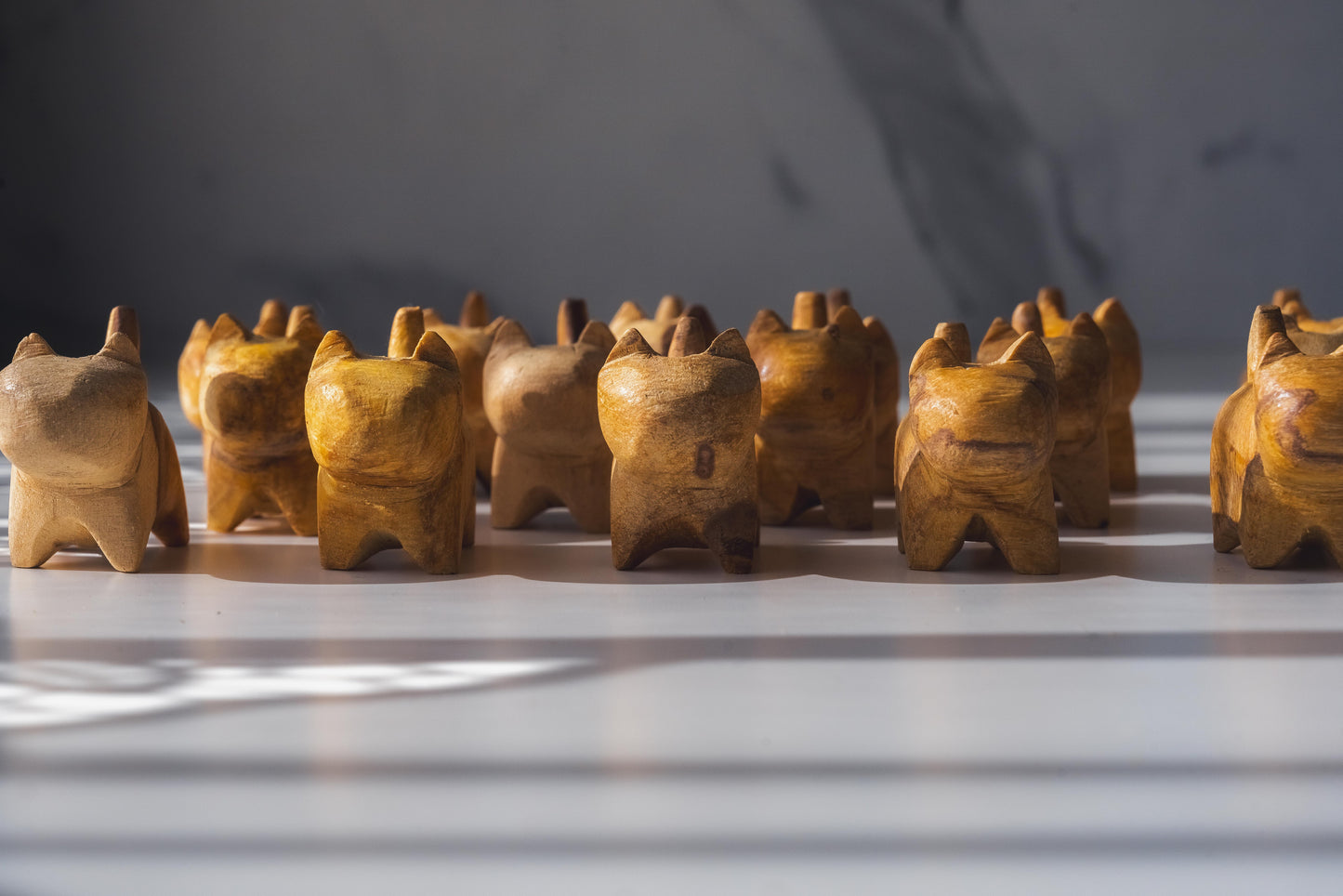 パロサンキャット　パロサント木彫りの猫