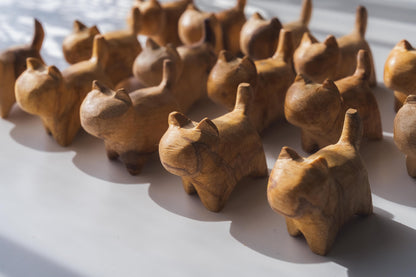 パロサンキャット　パロサント木彫りの猫